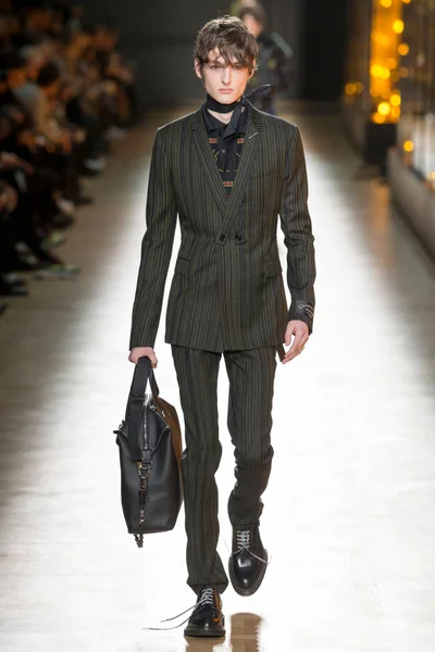 Look 39